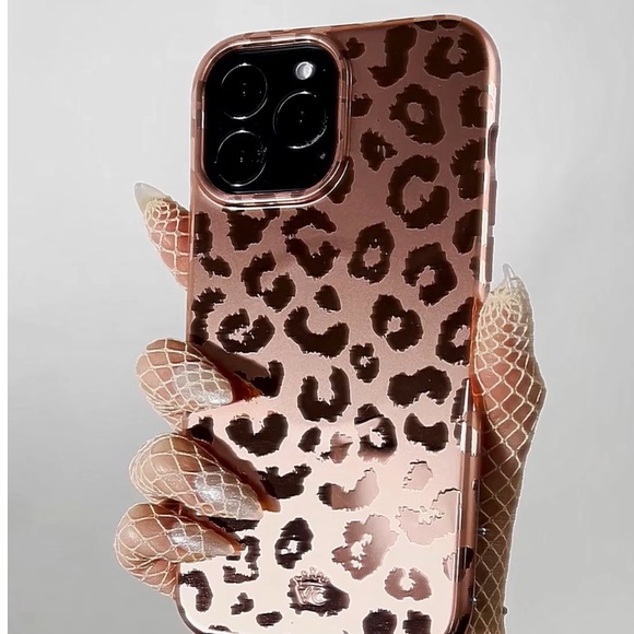 Velvet Caviar iPhone 13 Pro Max case with magnetic ring. - Picture 10 of 13